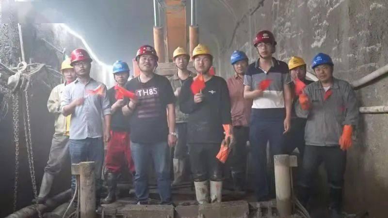 诸神皇冠前期人物培养游戏画面